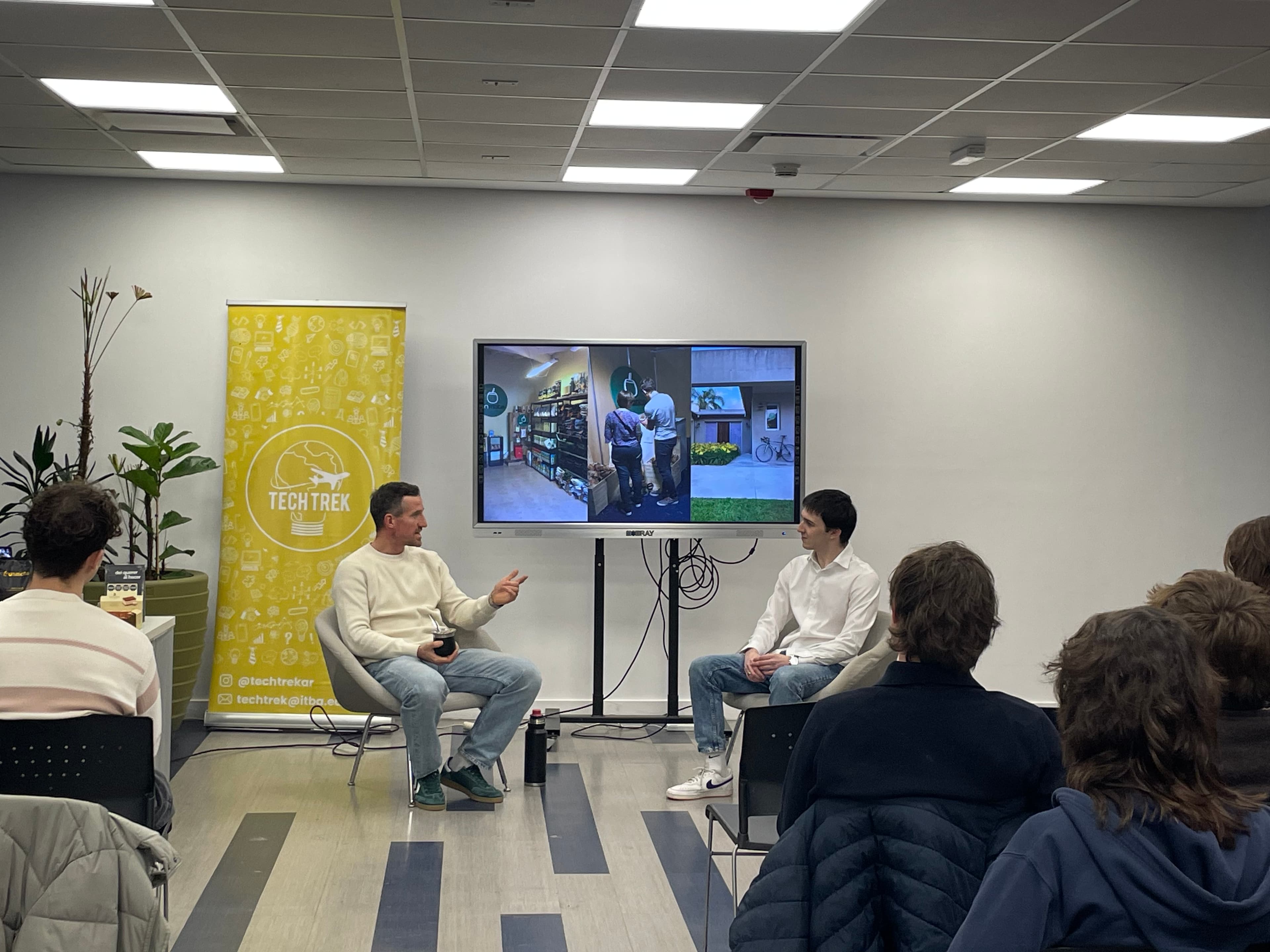 Jeremy Kraayenbrink y Tommy en la charla