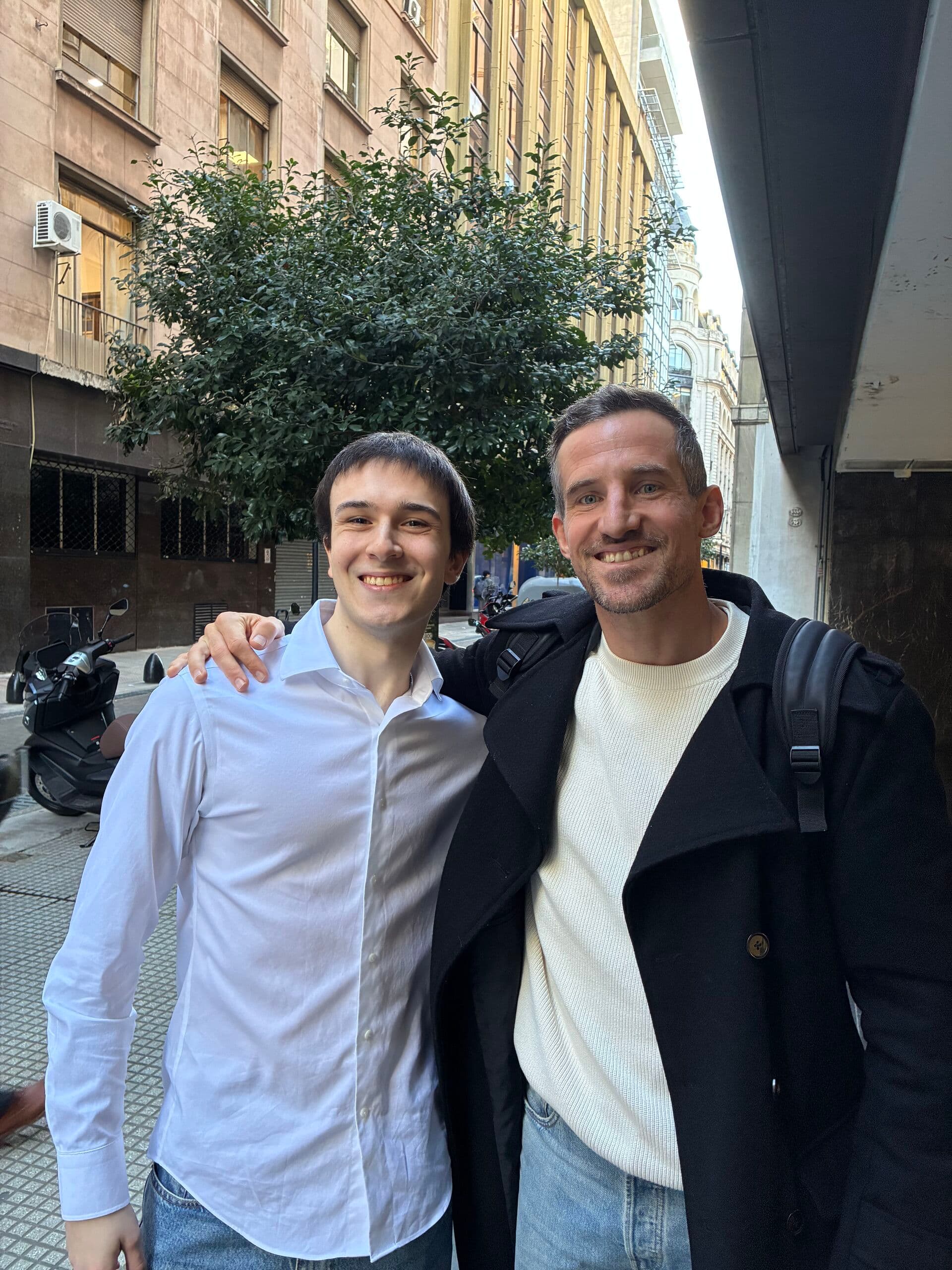 Jeremy Kraayenbrink con Tommy Varas