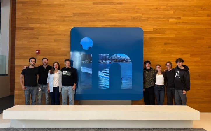 Visita a LinkedIn